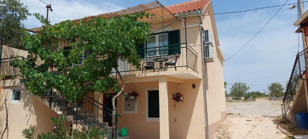לוזובאק Apartments Lucky מראה חיצוני תמונה